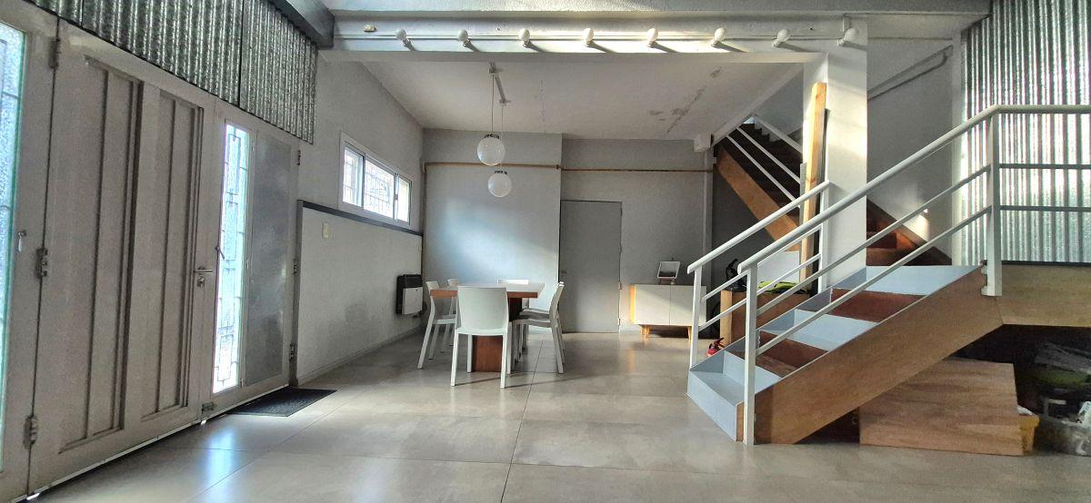 Foto de Oportunidad en Saavedra Casa PH en Esquina de 300 m2 cubiertos con gran, imagen 4