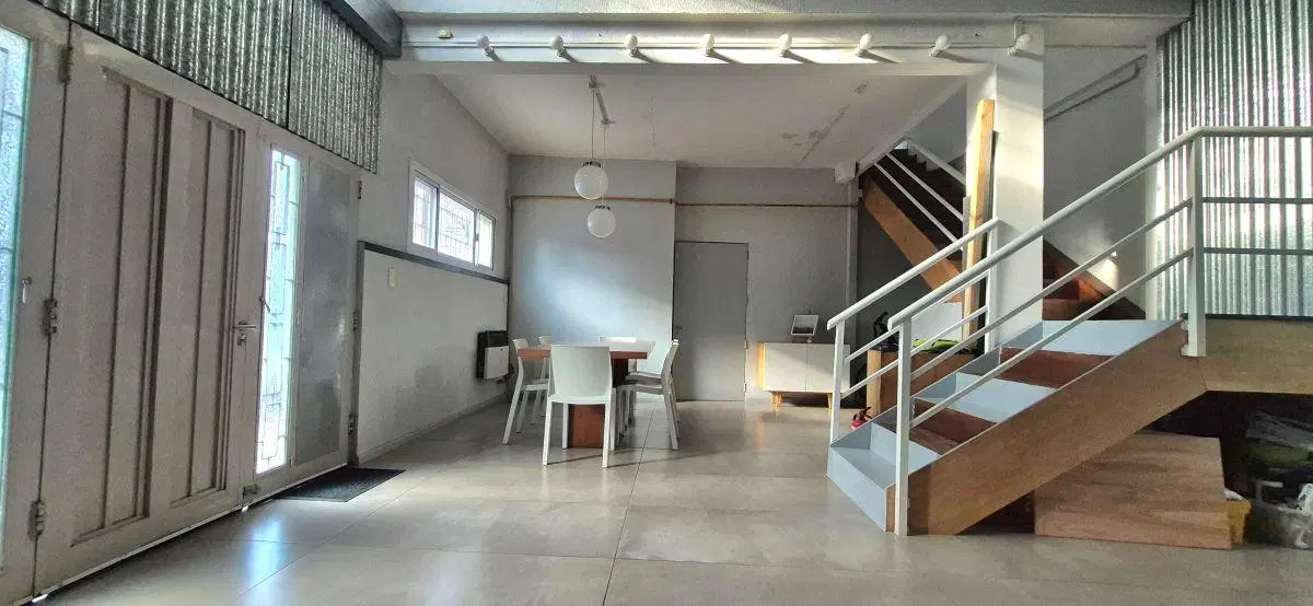 Oportunidad en Saavedra Casa PH en Esquina de 300 m2 cubiertos con gran parque En venta Vvda+estudio 4