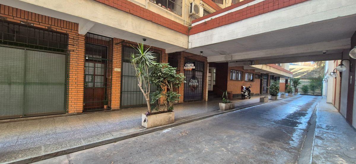 Foto de LOCAL EN GALERIA COMERCIAL MUY BIEN UBICADA! CABALLITO, imagen 5