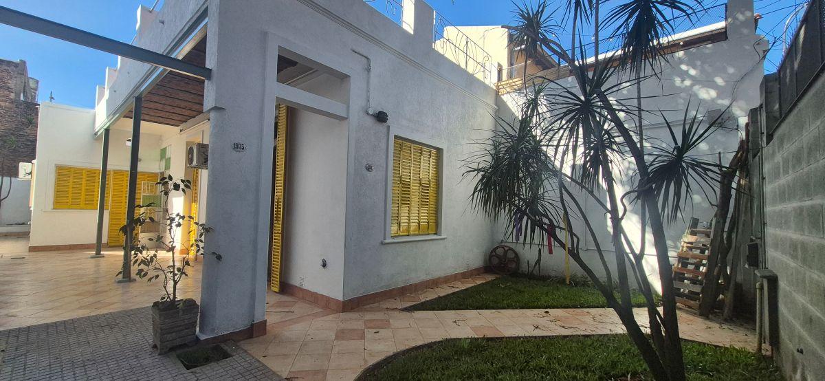 Foto de HERMOSA CASA 3 AMBIENTES CON COCHERA, PATIO Y TERRAZA EN ALQUILER *, imagen 1