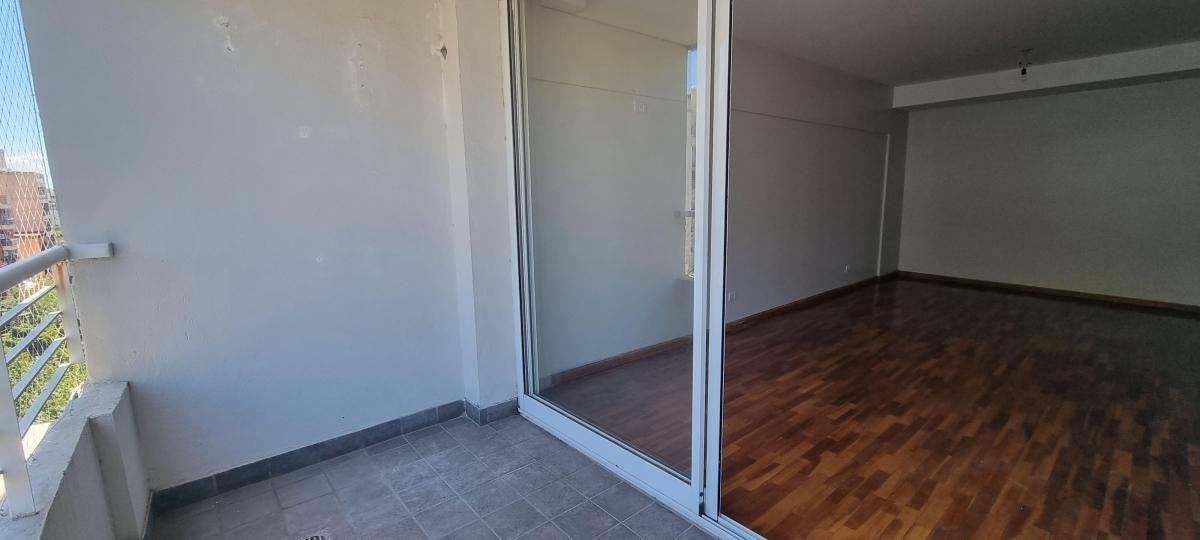 Foto de Alquiler 2 Ambientes cómodo con Balcon y Cochera Fija en PB sobre Conde, imagen 5