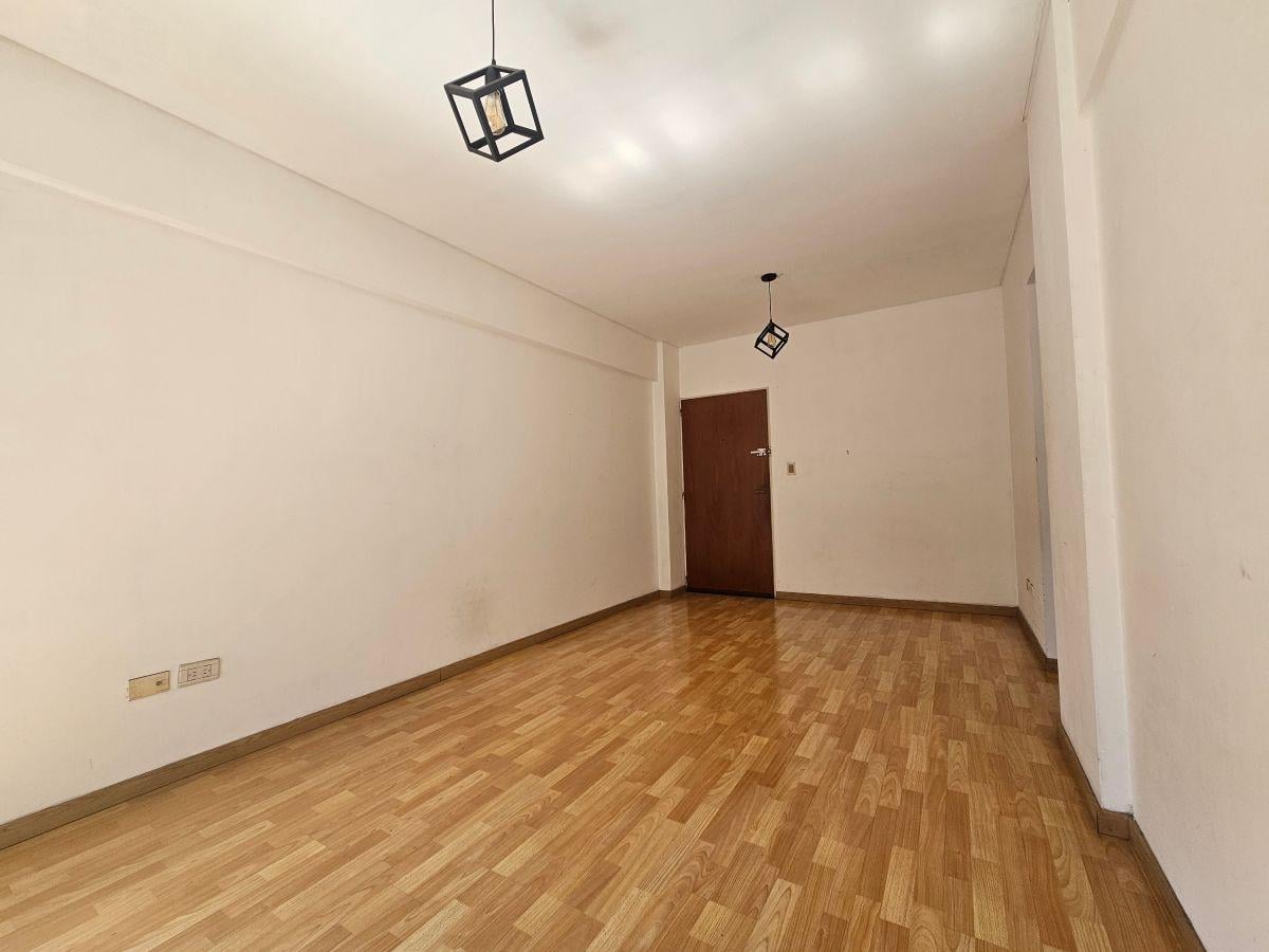 Foto de ALQUILER SEMI PISO DE 3 AMBIENTES CON BALCON Y COCHERA FIJA CUBIERTA EN, imagen 4