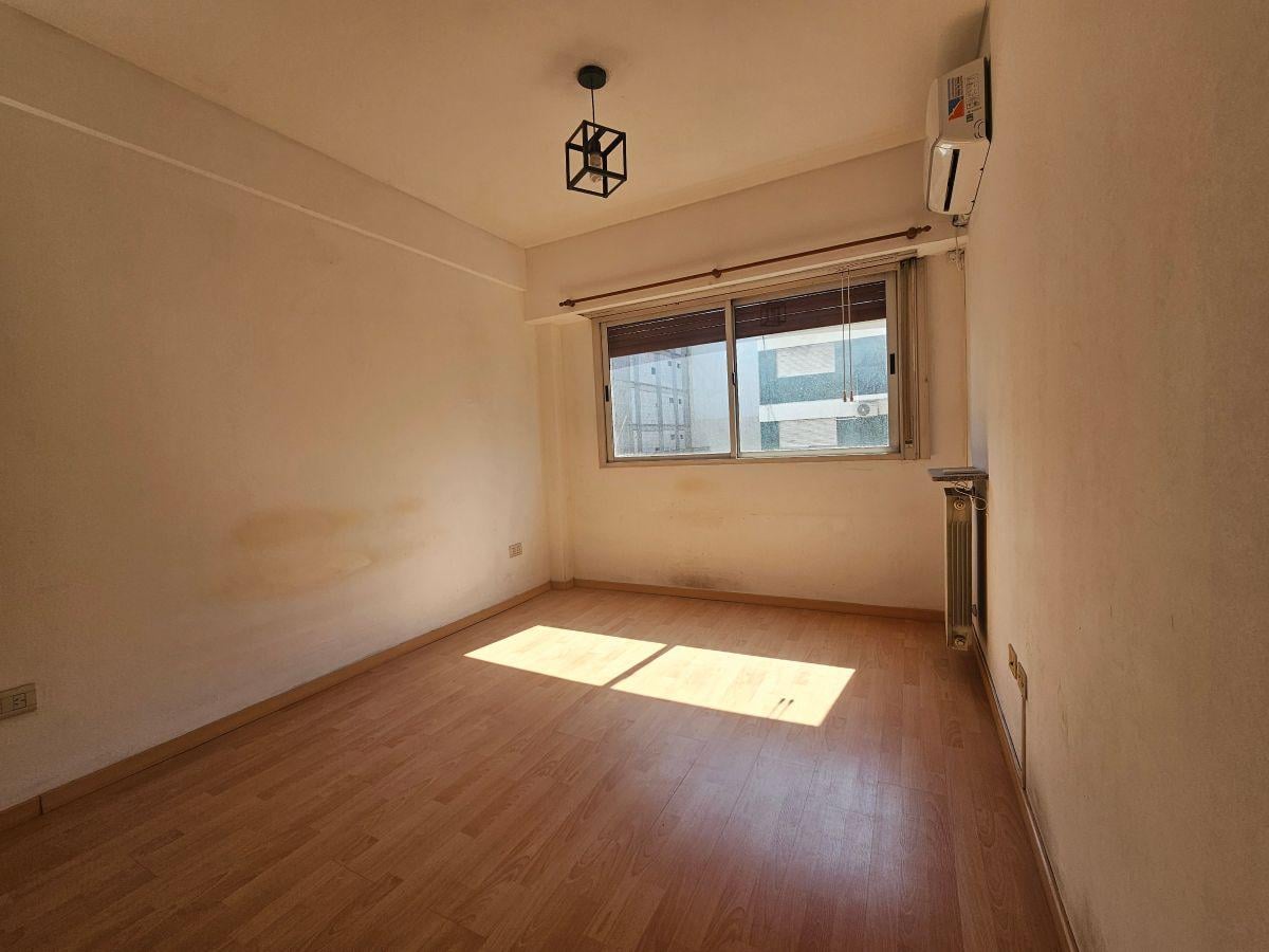 Foto de ALQUILER SEMI PISO DE 3 AMBIENTES CON BALCON Y COCHERA FIJA CUBIERTA EN, imagen 5