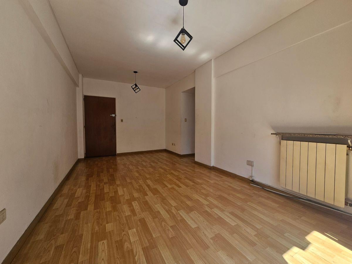 Foto de ALQUILER SEMI PISO DE 3 AMBIENTES CON BALCON Y COCHERA FIJA CUBIERTA EN, imagen 1