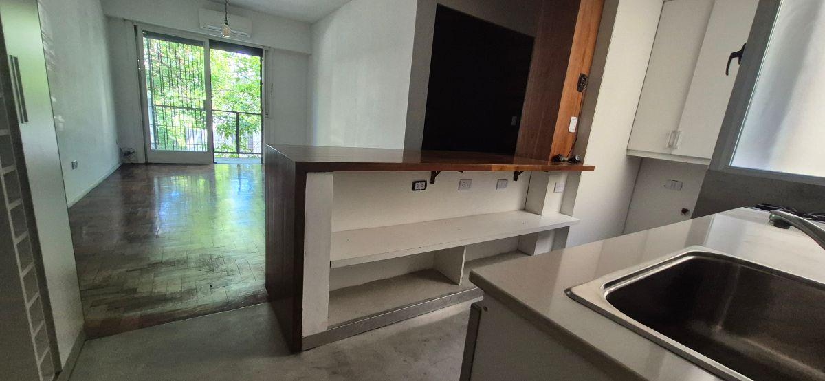 Foto de 2 Ambientes con Balcón en Venta en Colegiales * 1er Piso por Escalera, imagen 2