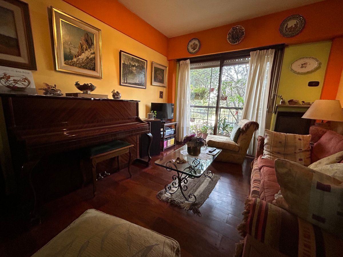 Foto de VENTA DEPTO 4 AMB EN EXCELENTE UBICACIÓN CON BALCÓN Y COCHERA EN, imagen 3