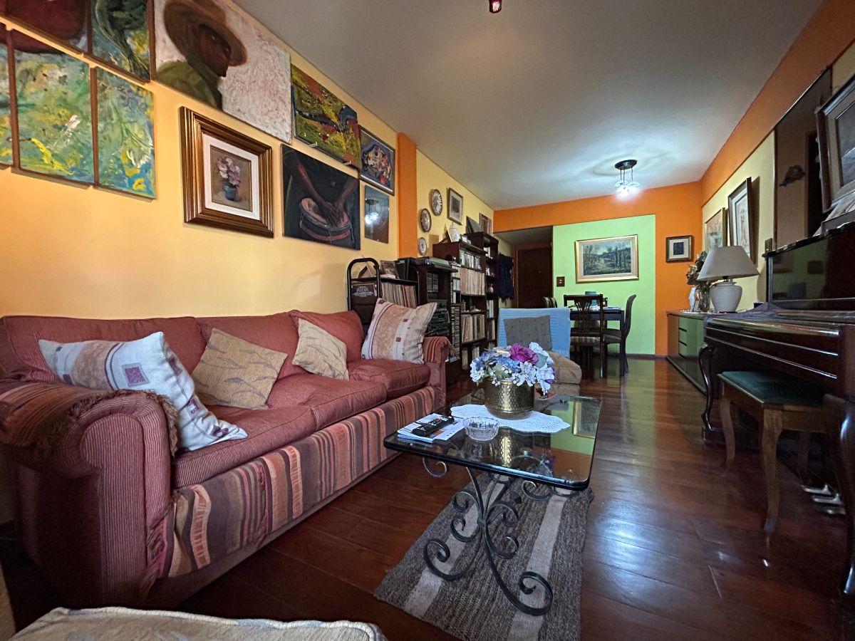Foto de VENTA DEPTO 4 AMB EN EXCELENTE UBICACIÓN CON BALCÓN Y COCHERA EN, imagen 4
