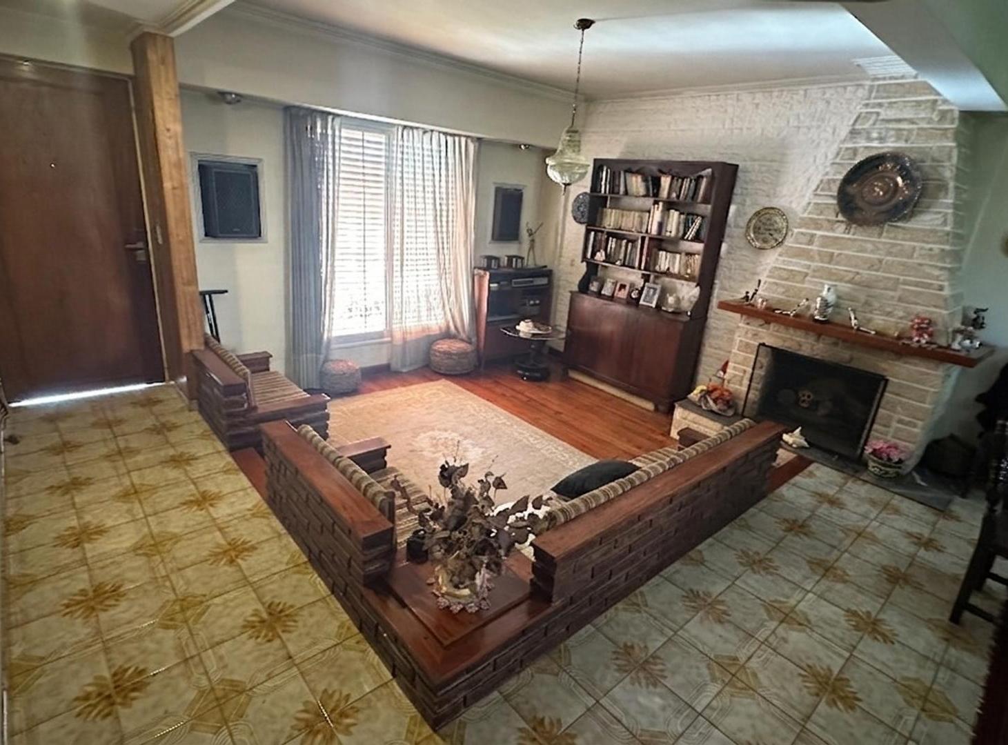 Foto de CASA 4 AMBIENTES EN EXCELENTE ESTADO – LOTE PROPIO 376 m², imagen 2