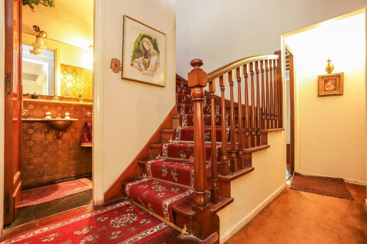 Venta Casa 6 Amb. Parrilla. Pileta en Barrio River. 2