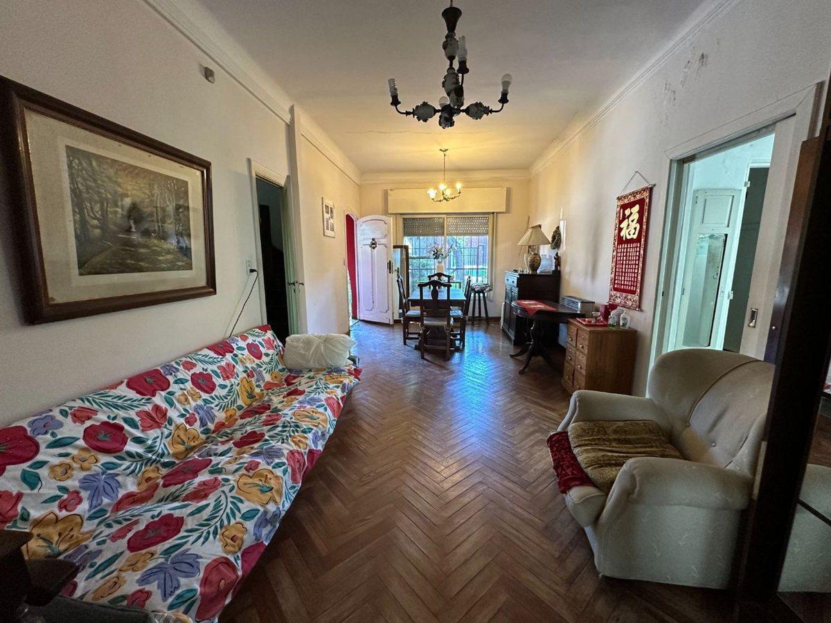 Venta Casa 7 Ambientes en Olivos con Cochera 1