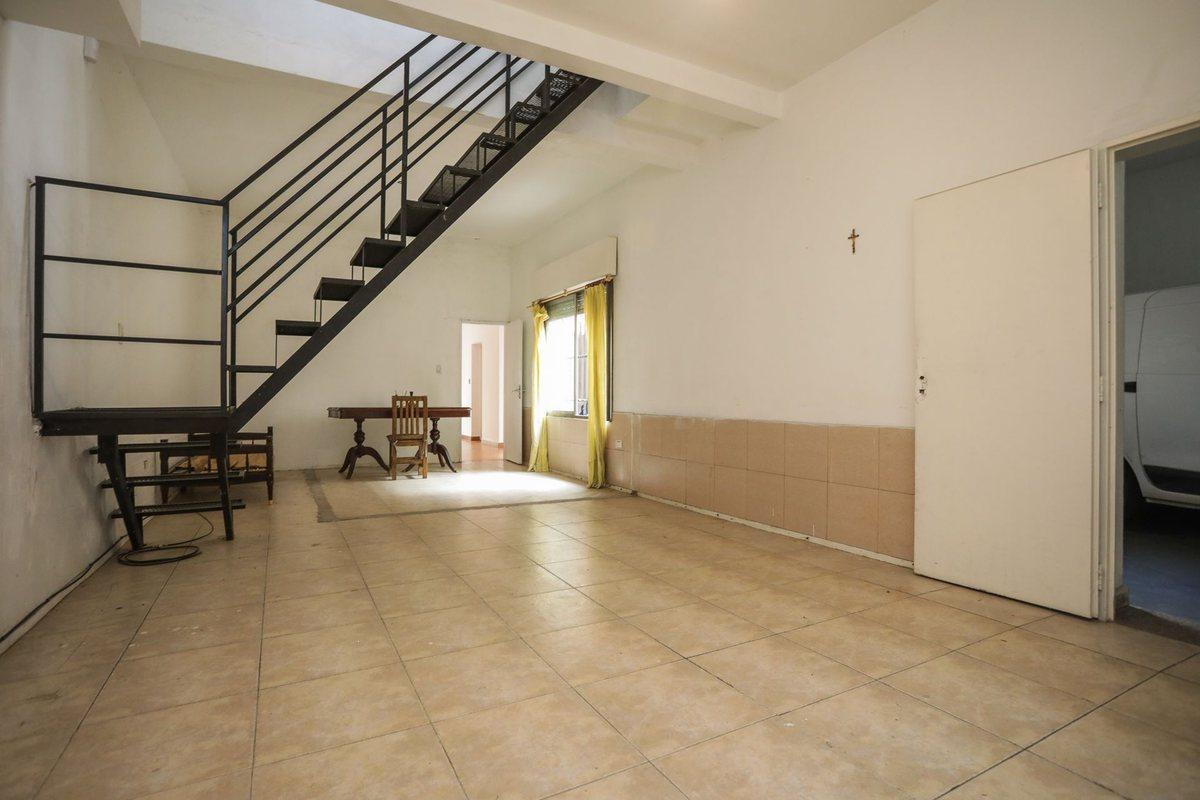 Casa en Venta 5 Ambientes con Terraza Cochera 3