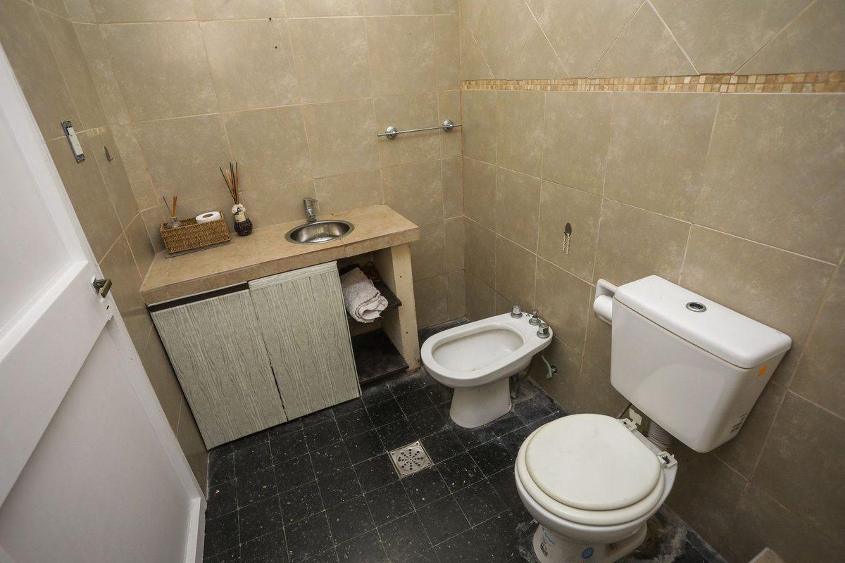Casa en Venta 5 Ambientes con Terraza Cochera 3