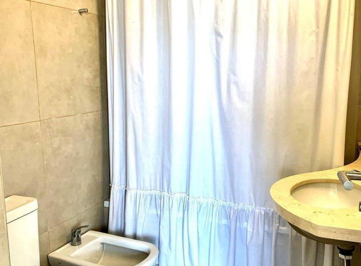 VENTA MONOAMBIENTE CON BALCON EN PARQUE CHAS 5