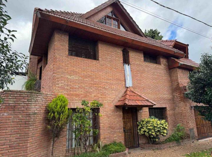 VENTA CASA 7 AMB CON JARDIN EN FLORIDA 2