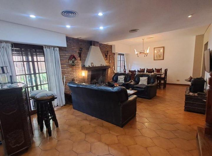 VENTA CASA 7 AMB CON JARDIN EN FLORIDA 4