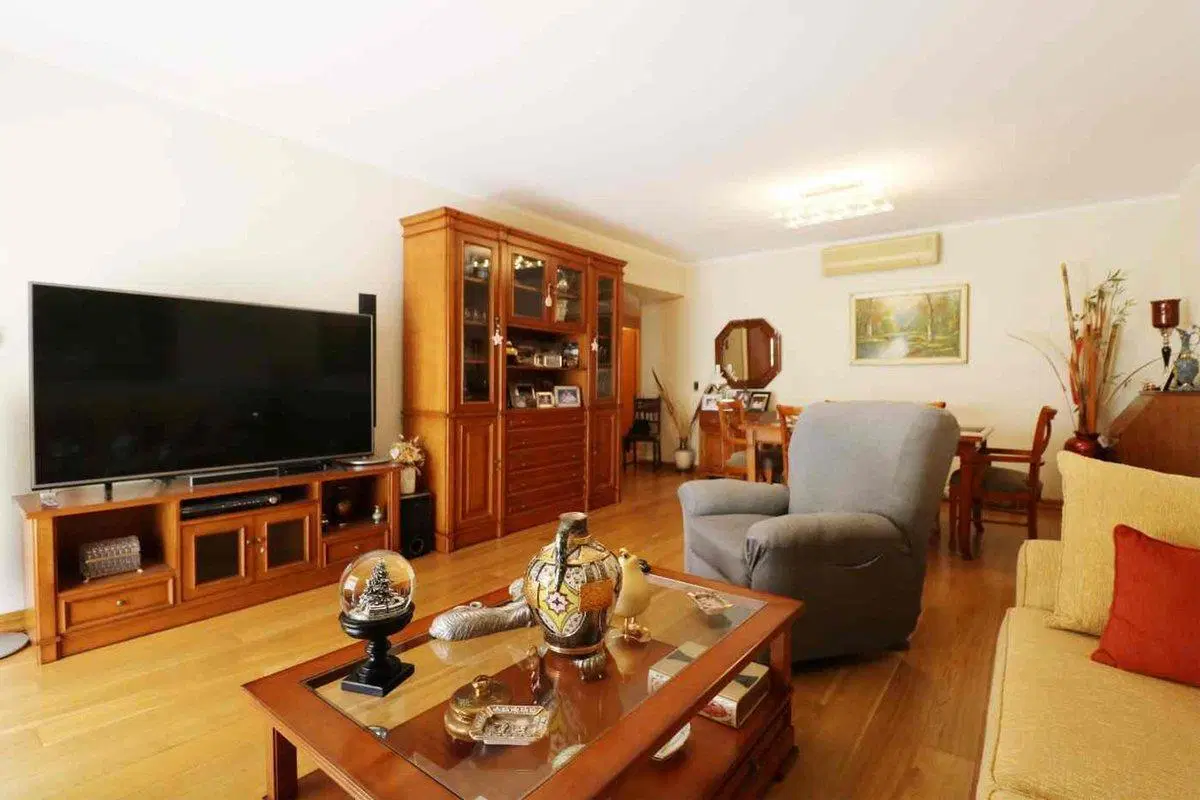 VENTA 4 AMB. CATEGORIA EN P.MADERO CON COCHERA 4