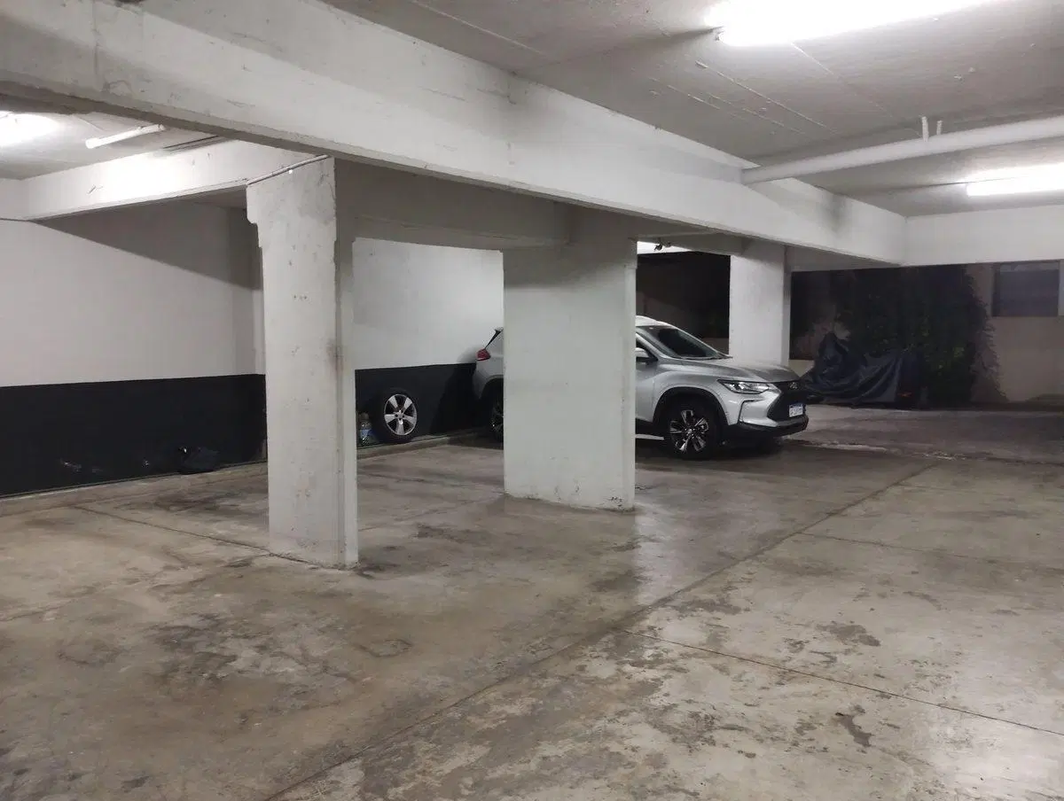 VENTA COCHERA CUBIERTA EN VILLA URQUIZA 5