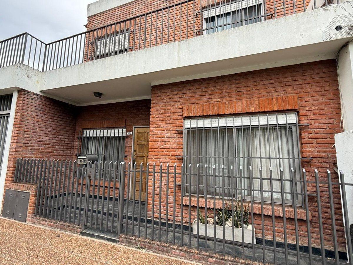 OPORTUNIDAD DOS CASAS EN UN MISMO LOTE PALOMAR