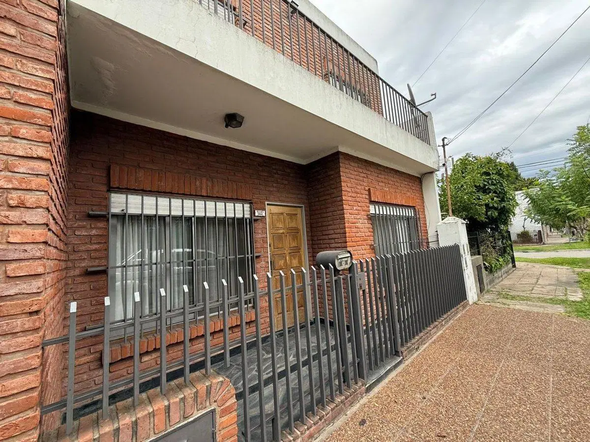 OPORTUNIDAD  DOS CASAS EN UN MISMO LOTE PALOMAR 5
