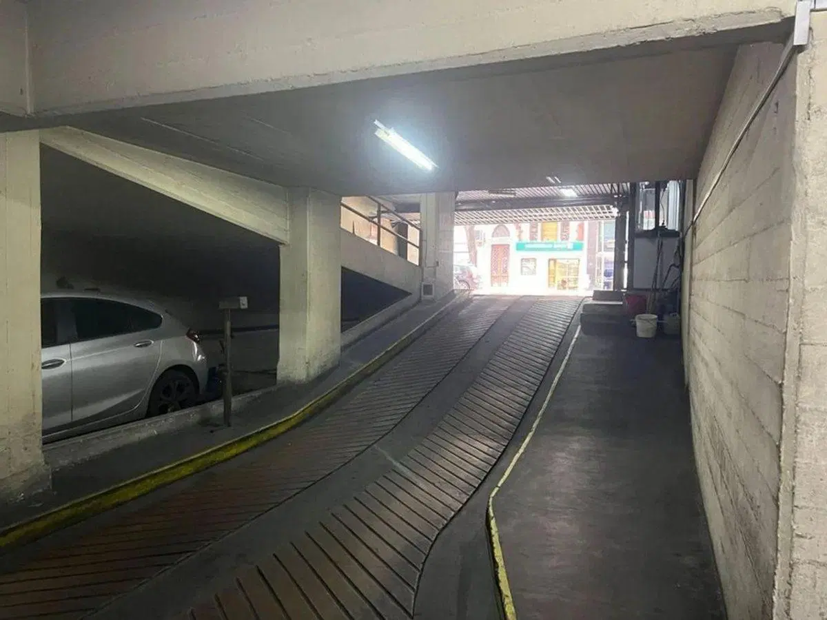 VENTA COCHERA CUB AV. CORDOBA AL 1500, TRIBUNALES 3