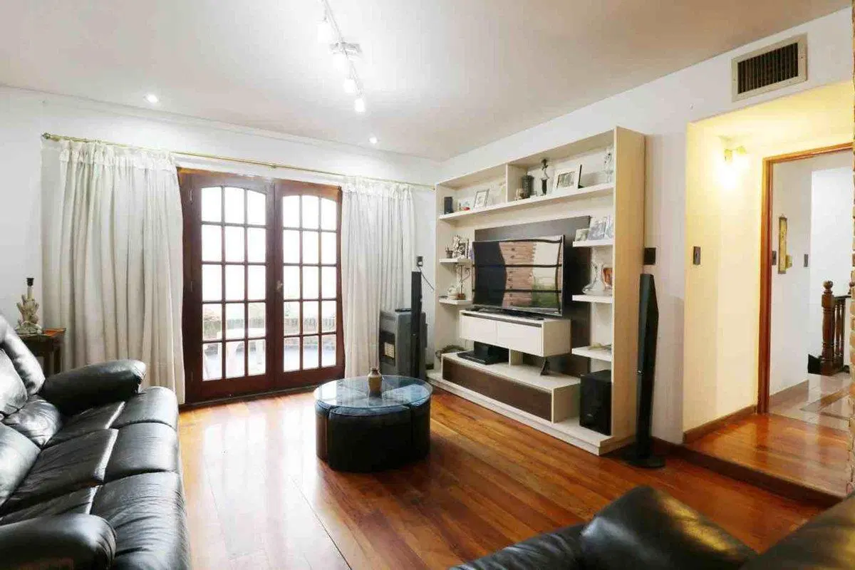 Venta casa Belgrano, casi Barrio chino 4