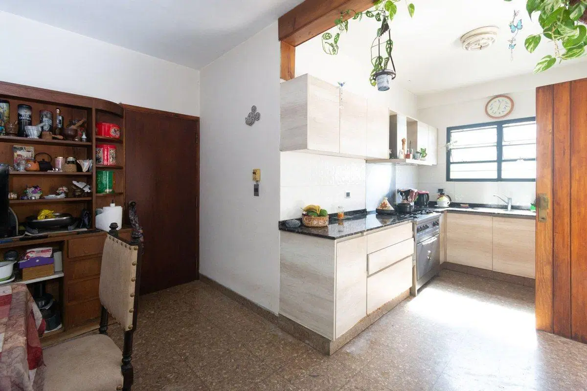 VIVIENDA MULTIFAMILIAR: Casa+Depto. 10,50x76 mts. 5