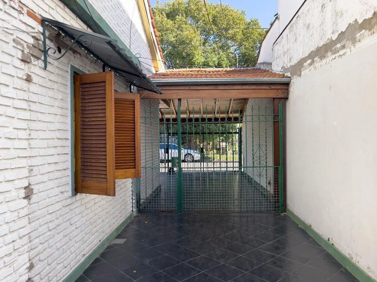VIVIENDA MULTIFAMILIAR: Casa+Depto. 10,50x76 mts. 3