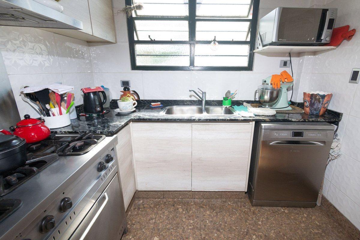 VIVIENDA MULTIFAMILIAR: Casa+Depto. 10,50x76 mts.