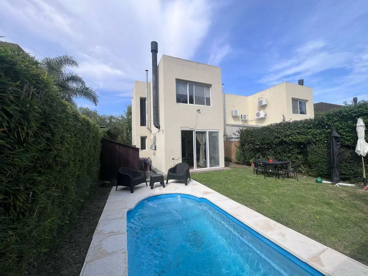 VENTA CASA 4 AMBIENTES EN CALIFORNIA VILLAGE 2