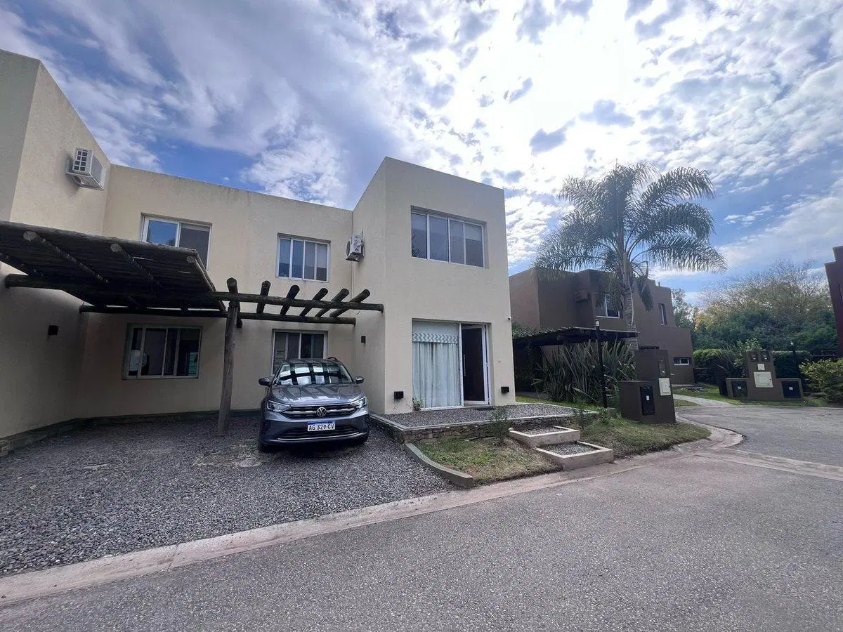 VENTA CASA 4 AMBIENTES EN CALIFORNIA VILLAGE 3