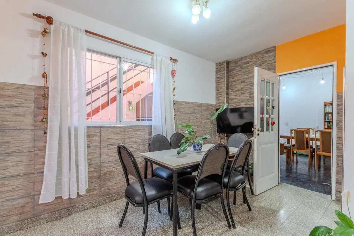 VENTA CASA LOCAL DEPTO APTA CRED. en V. MARTELLI. 5