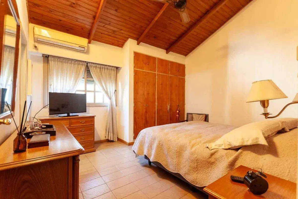 VENTA CASA 6 Amb PILETA QUINCHO GARAGE en PALOMAR 5