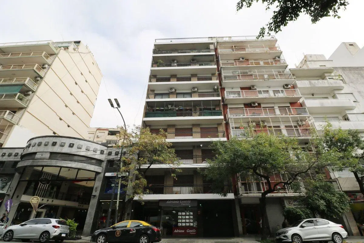 DEPTO 4 AMB C/ DEPENDENCIA Y COCHERA EN CABALLITO 4