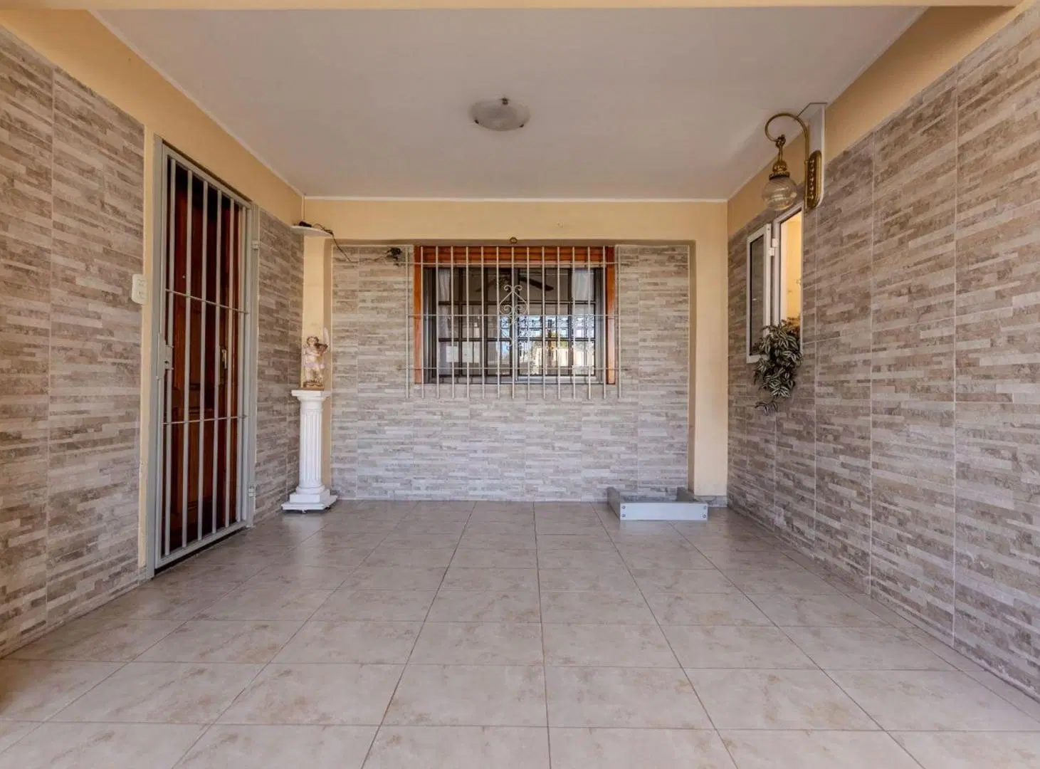 VENTA 5 AMB COCHERA QUINCHO PARQUE en R. CALZADA 4
