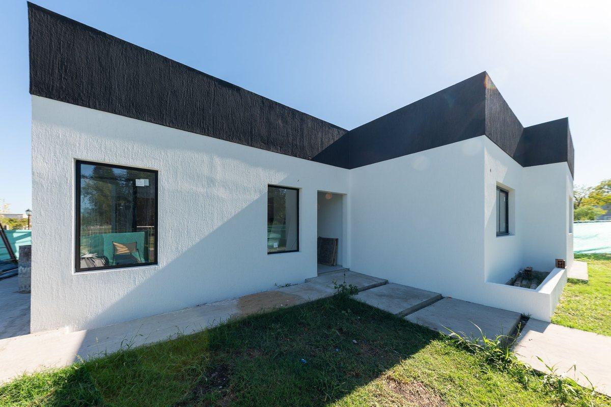 VENTA CASA 4 AMBIENTES SANTA SOFIA PILAR DEL ESTE