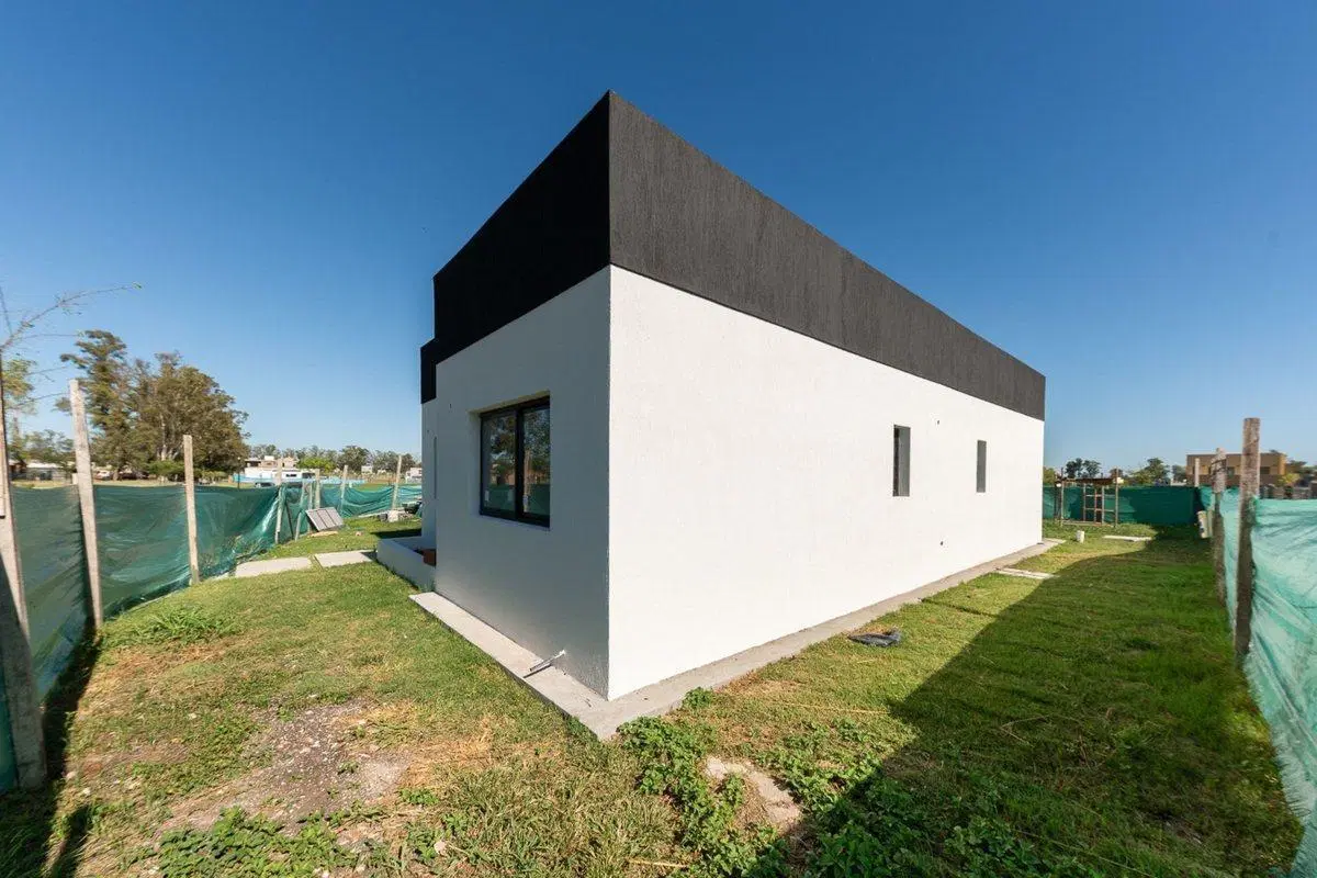 VENTA CASA 4 AMBIENTES SANTA SOFIA PILAR DEL ESTE 3