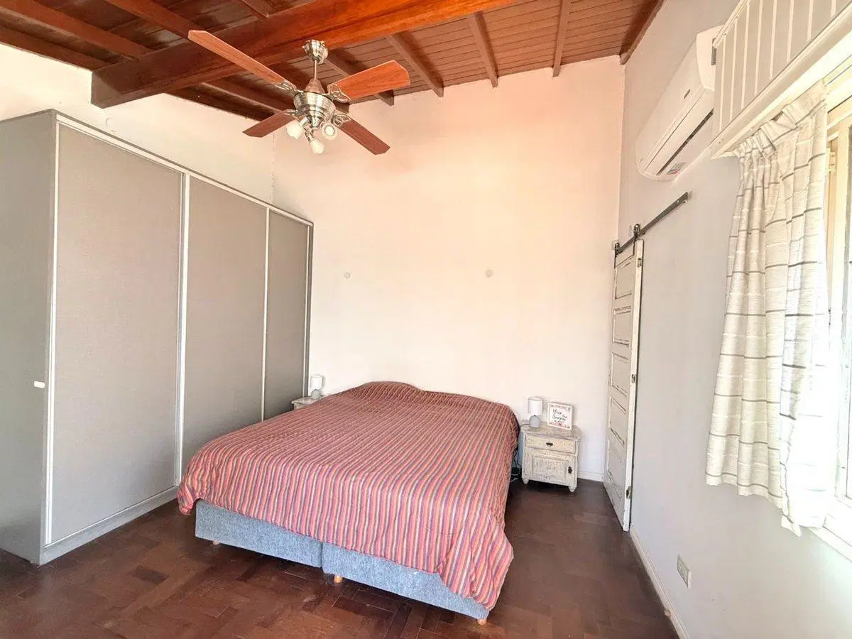 VENTA CASA DE 4 AMB CON JARDIN COCHERA EN MARTINEZ 3