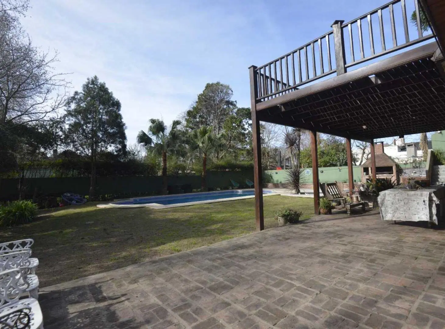 VENTA CASA 8 AMBIENTES AMPLIO TERRENO EN RANELAGH 3