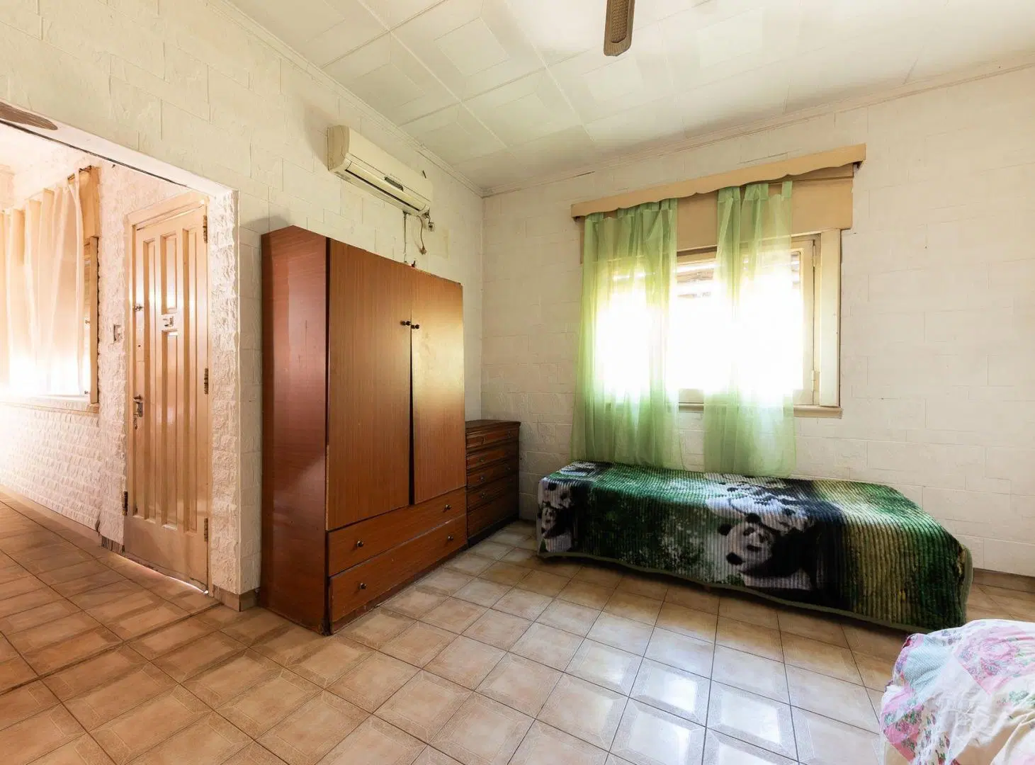 VENTA CASA 4 AMB. A REFACCIONAR. AVELLANEDA 2