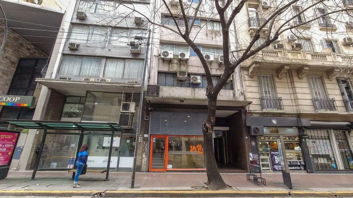 LOCAL DOBLE ALTURA RECOLETA VENTA CON RENTA 4