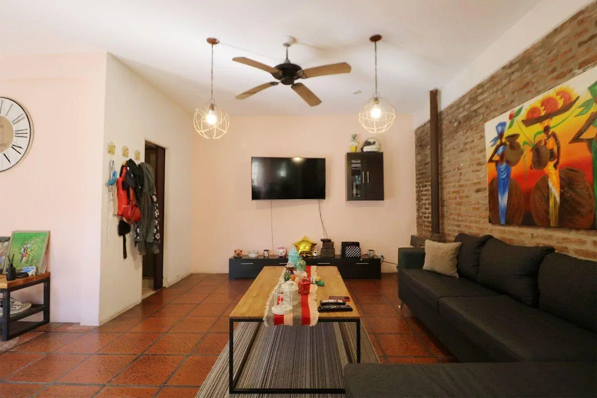 VENTA CASA 3 AMBIENTES CON PILETA Y JARDIN 4