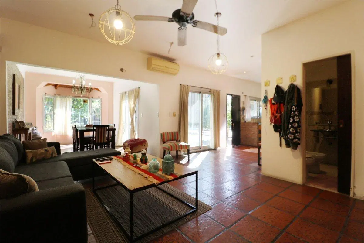 VENTA CASA 3 AMBIENTES CON PILETA Y JARDIN 5