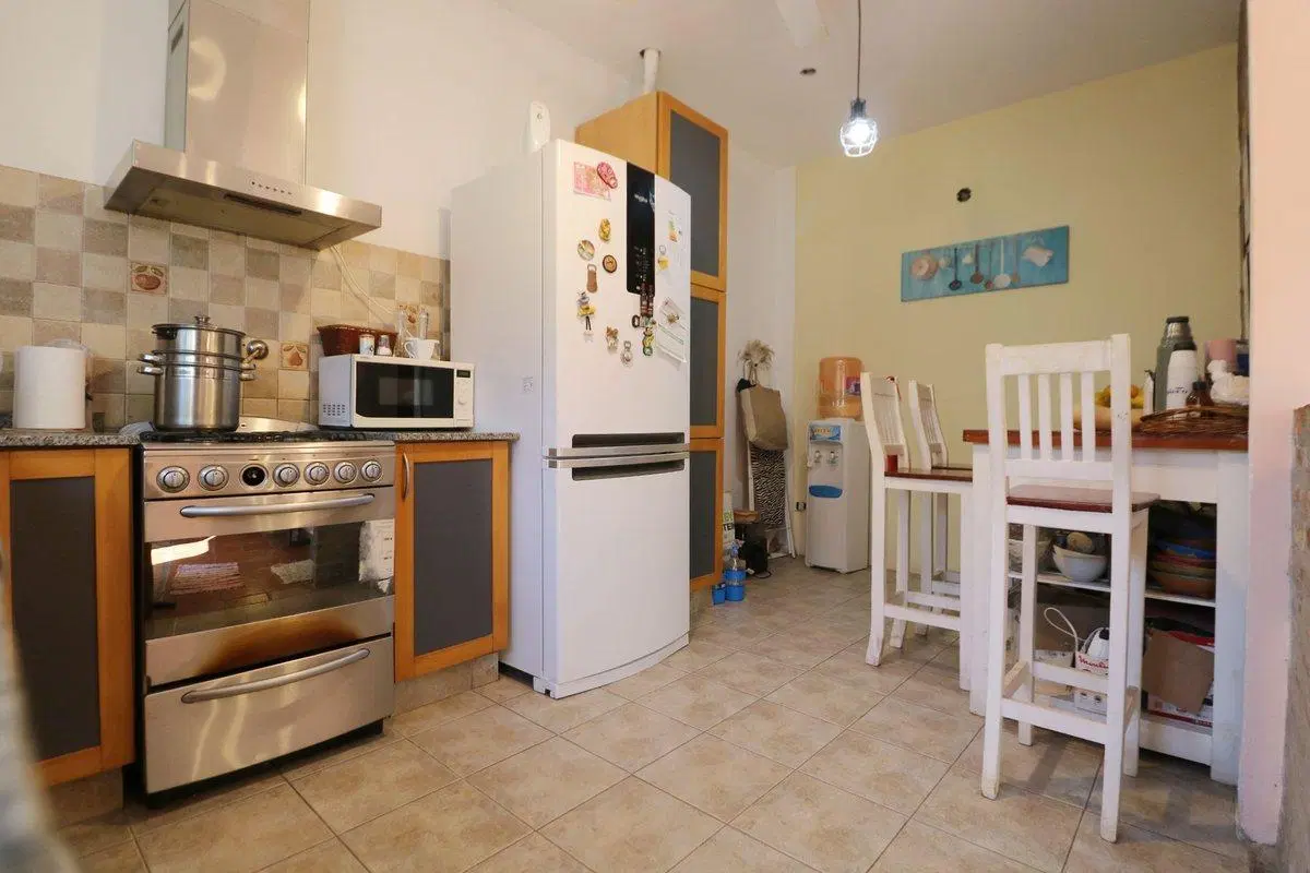 VENTA CASA 3 AMBIENTES CON PILETA Y JARDIN 8