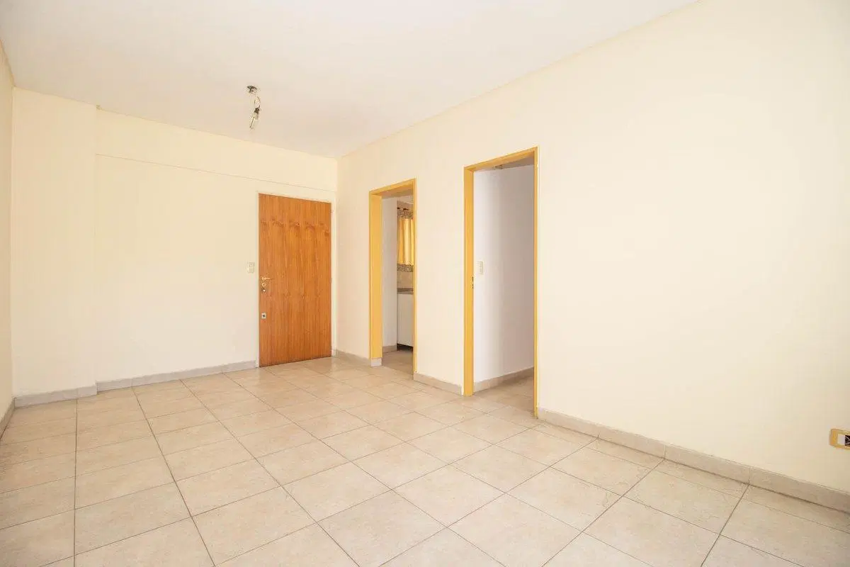 VENTA DEPARTAMENTO 3 amb. balcón y cochera. LANÚS 2
