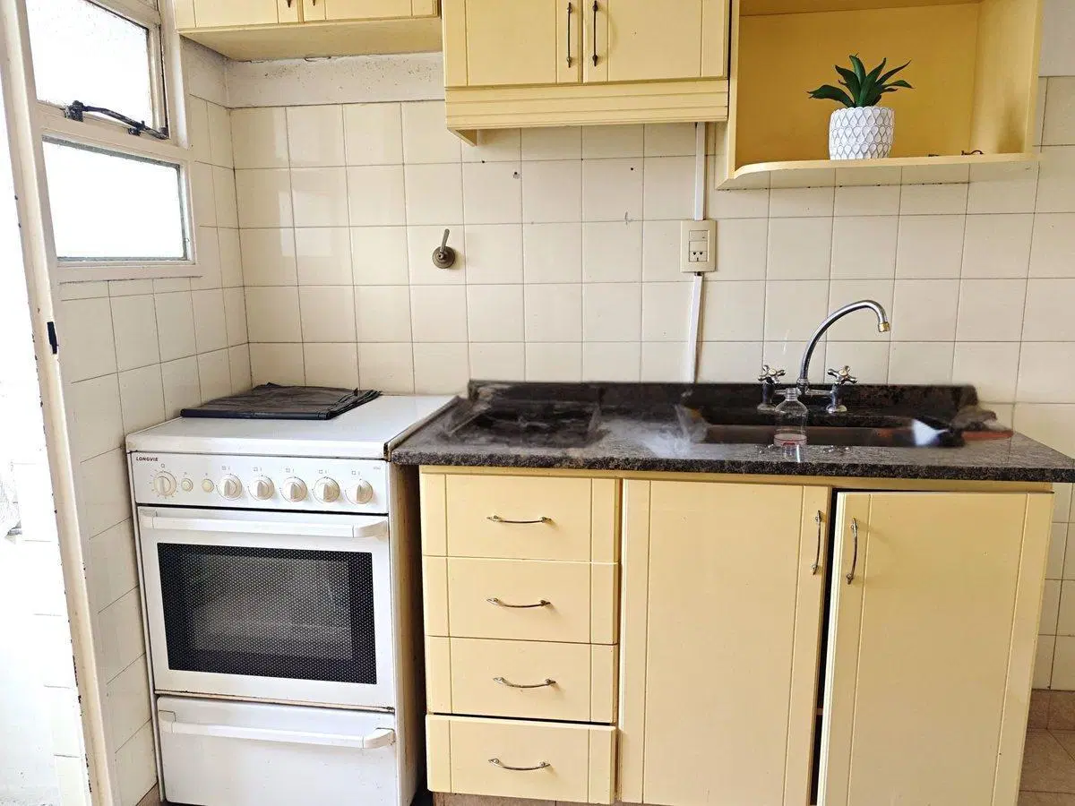 VENTA Departamento dos ambientes en Floresta 4