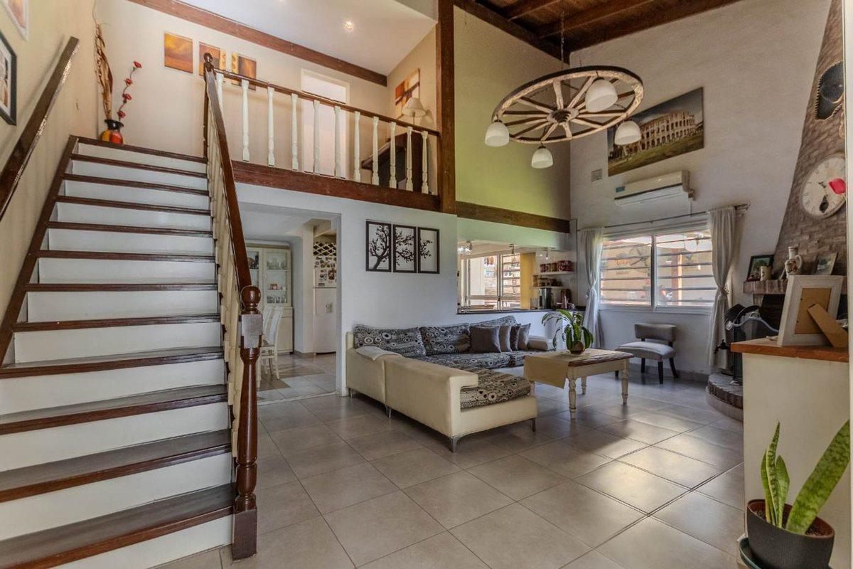 VENTA Casa 4 Amb. en barrio cerrado, Parque Leloir