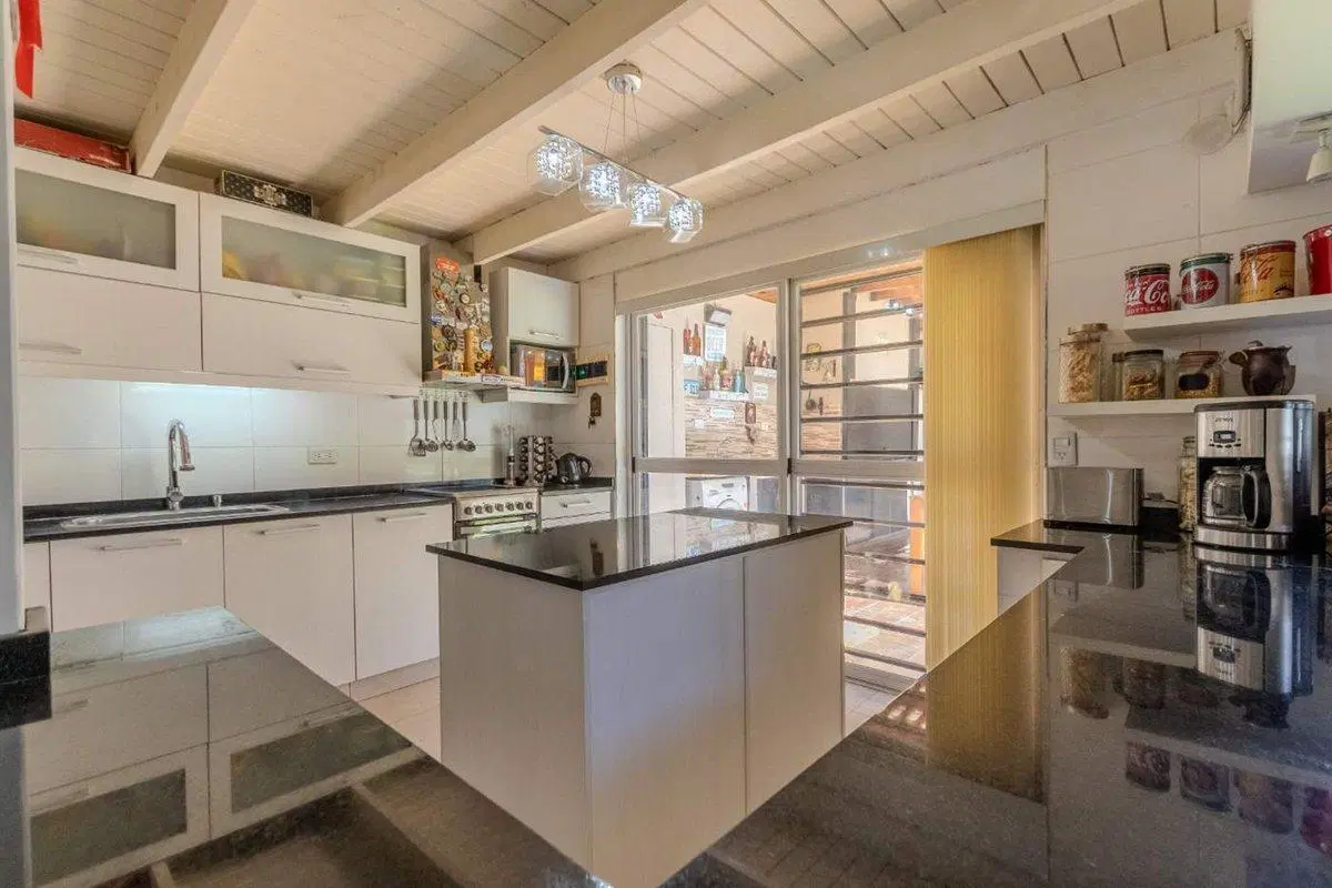 VENTA Casa 4 Amb. en barrio cerrado, Parque Leloir 5