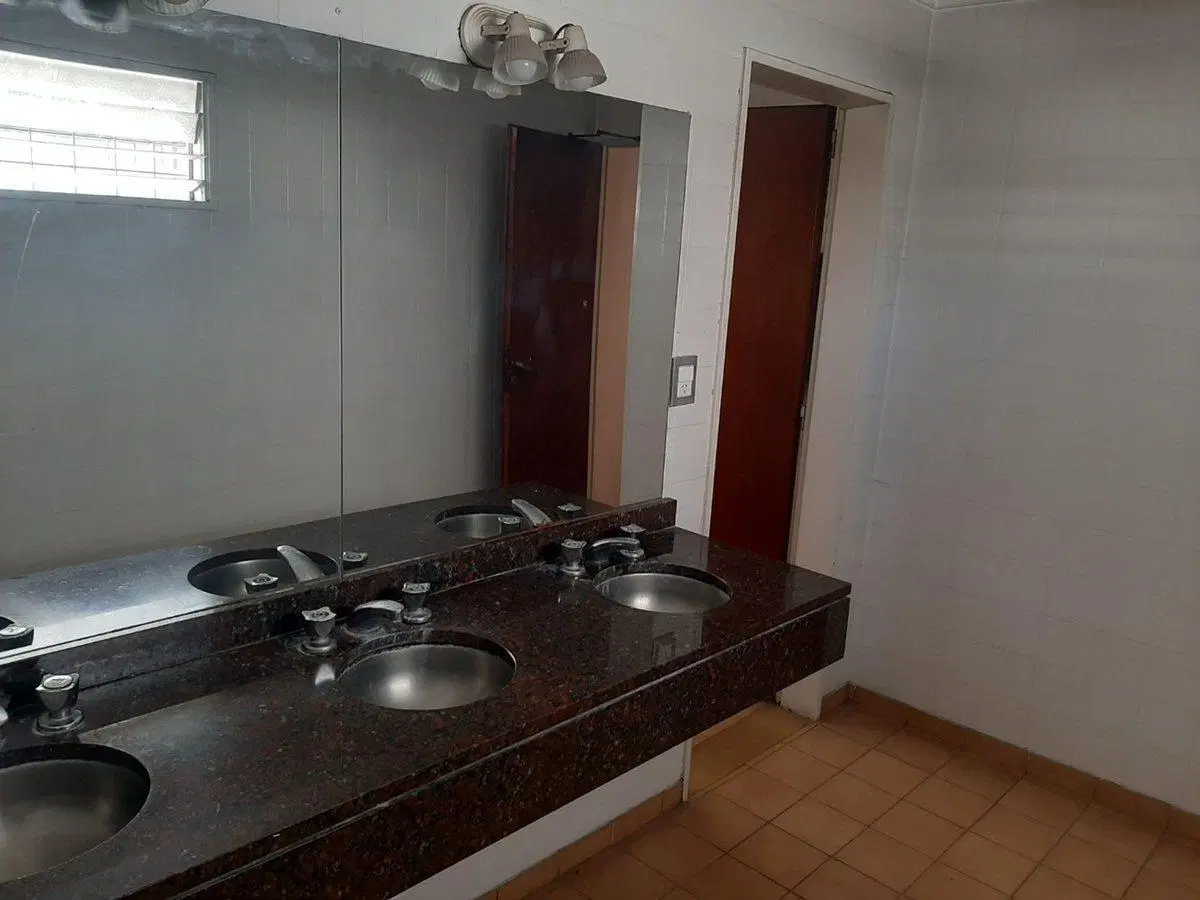 Venta oficinas muy amplias oportunidad 5