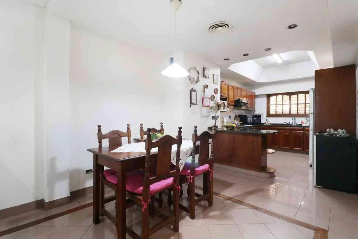 Venta casa Belgrano, casi Barrio chino 2