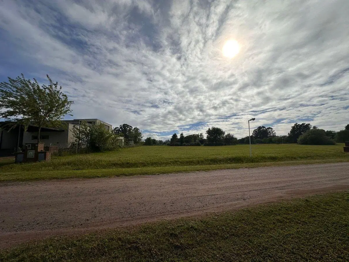 Venta Lote Barrio Las Calandrias  PERMUTA y CUOTAS 4